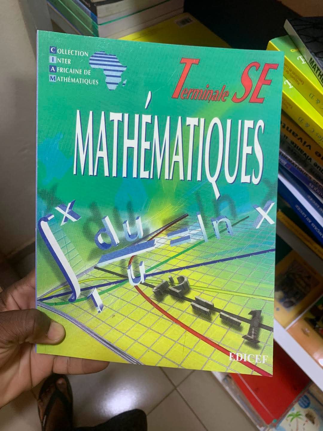 Fourniture scolaire disponible à la librairie