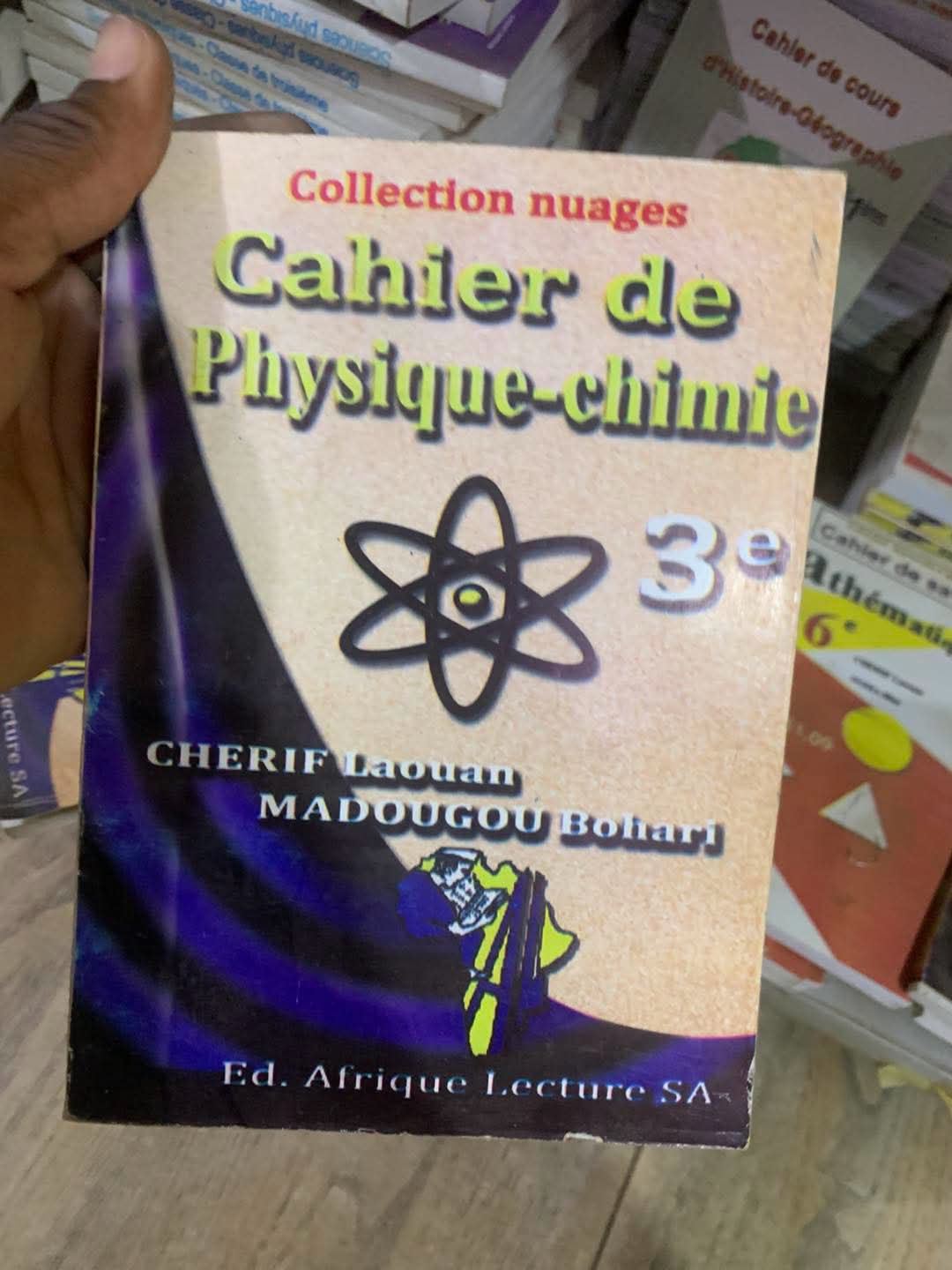 Fourniture scolaire disponible à la librairie