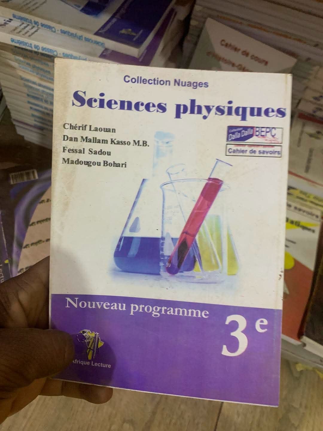 Fourniture scolaire disponible à la librairie