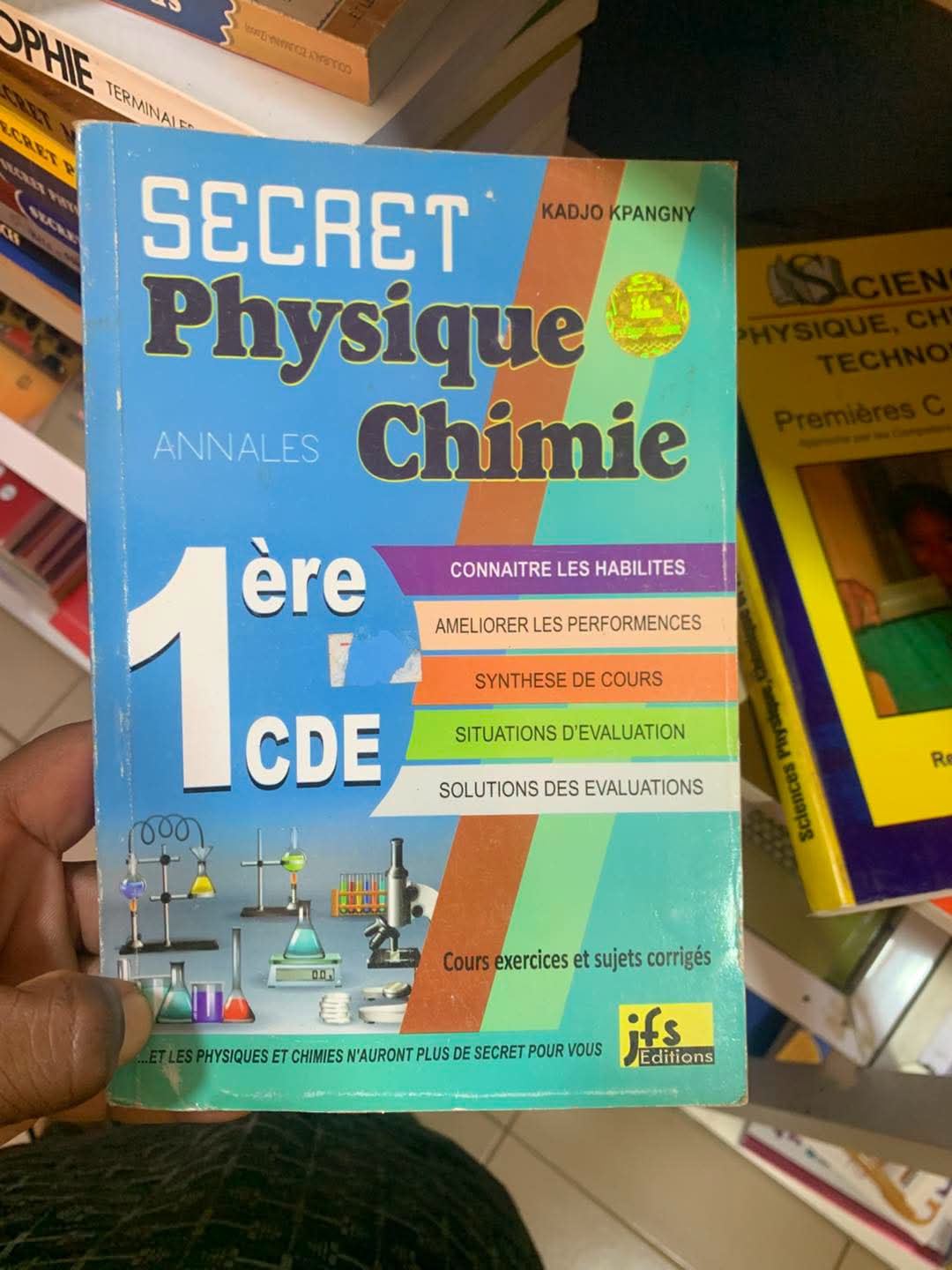 Fourniture scolaire disponible à la librairie