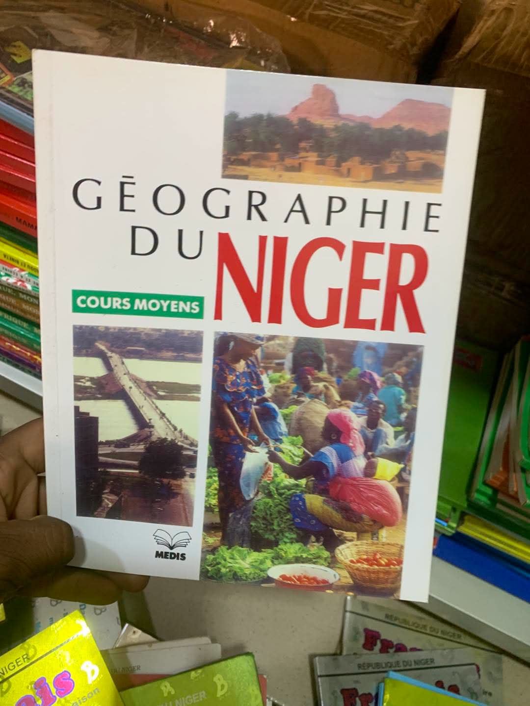 Fourniture scolaire disponible à la librairie